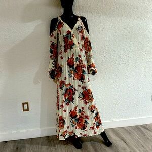 100% bloomingdales, Size small en crème brand